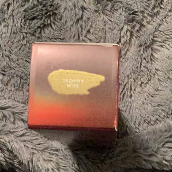 Fenty Trophy Wife Body Lava - Picture 5 of 6